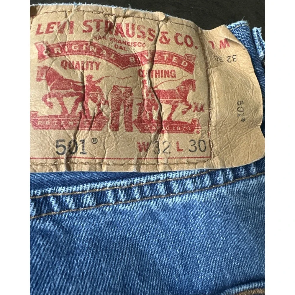 Levis 501 Jeans Men's Size 32x30 Medium Wash Denim Blue Button Fly 2017 Mexico